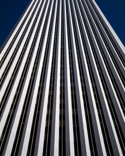 Low Angle View of the Aon Center Chicago Loop Chicago Cook County Illinois USA Poster Print (22 X 27)